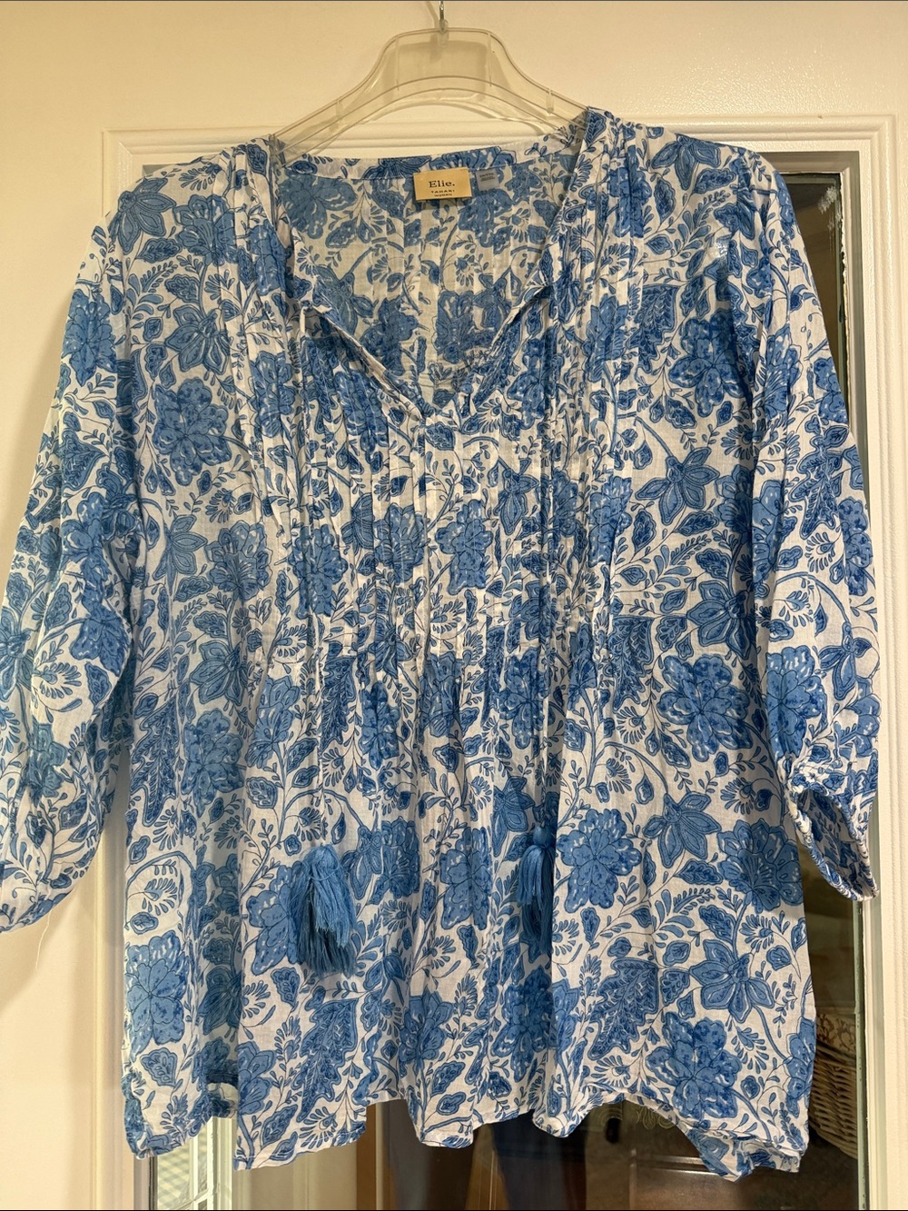 ELIE Tahari Woman cotton blue white floral top - size 2X